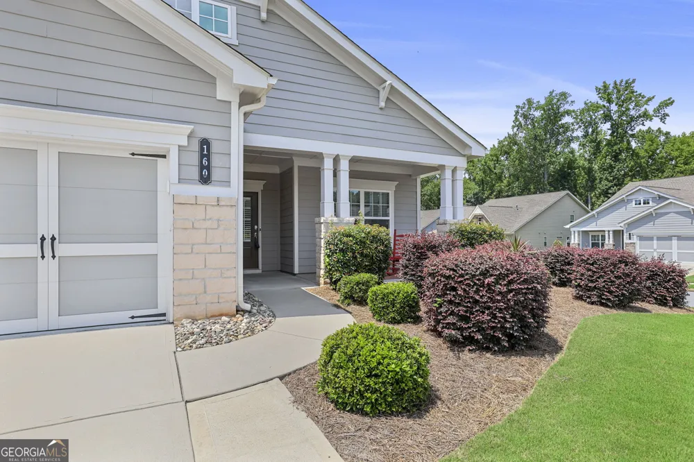 160 Maple Leaf RD Sharpsburg, GA 30277