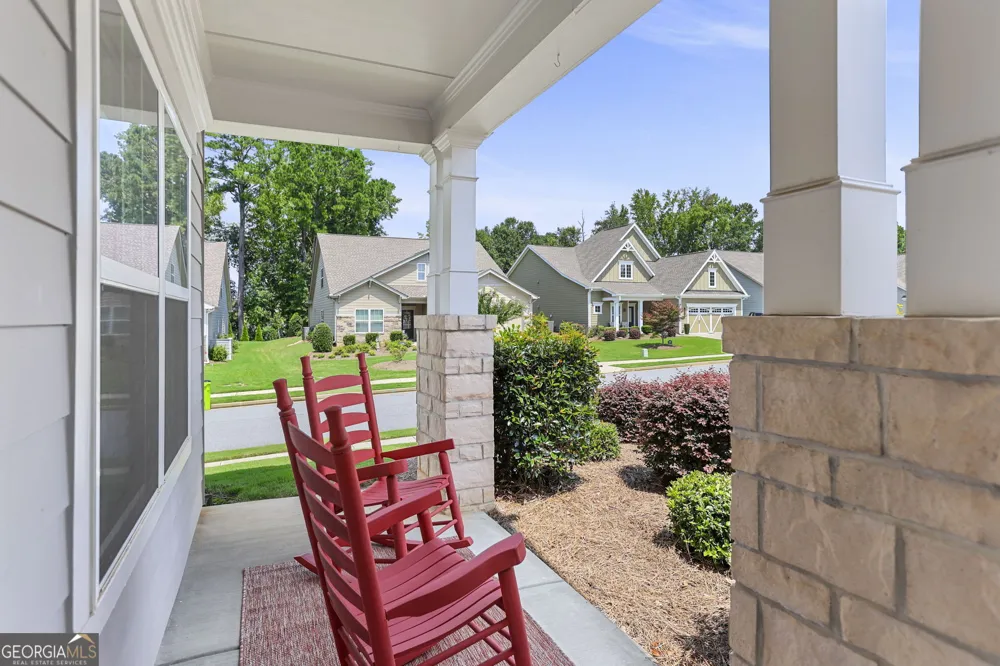 160 Maple Leaf RD Sharpsburg, GA 30277