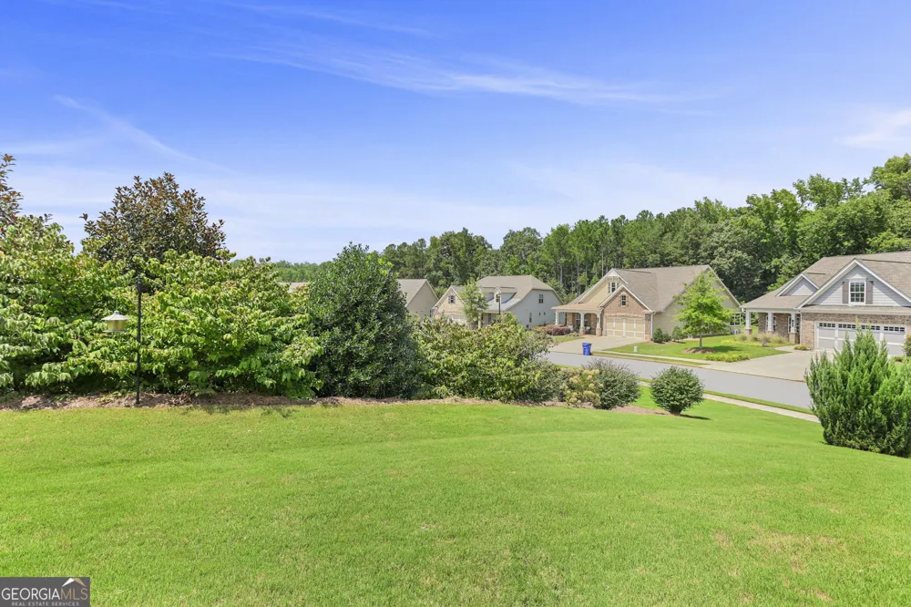 160 Maple Leaf RD Sharpsburg, GA 30277