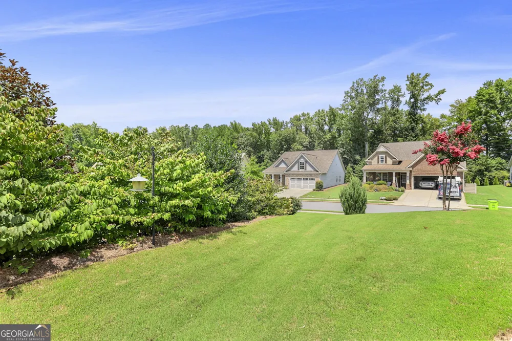 160 Maple Leaf RD Sharpsburg, GA 30277