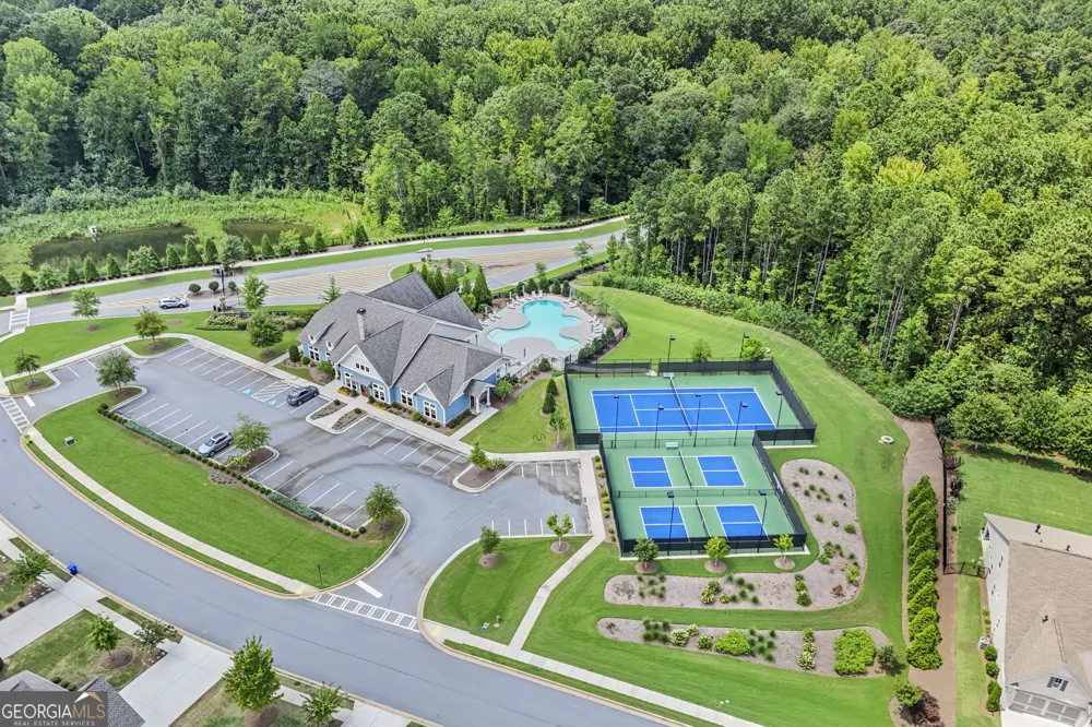 160 Maple Leaf RD Sharpsburg, GA 30277