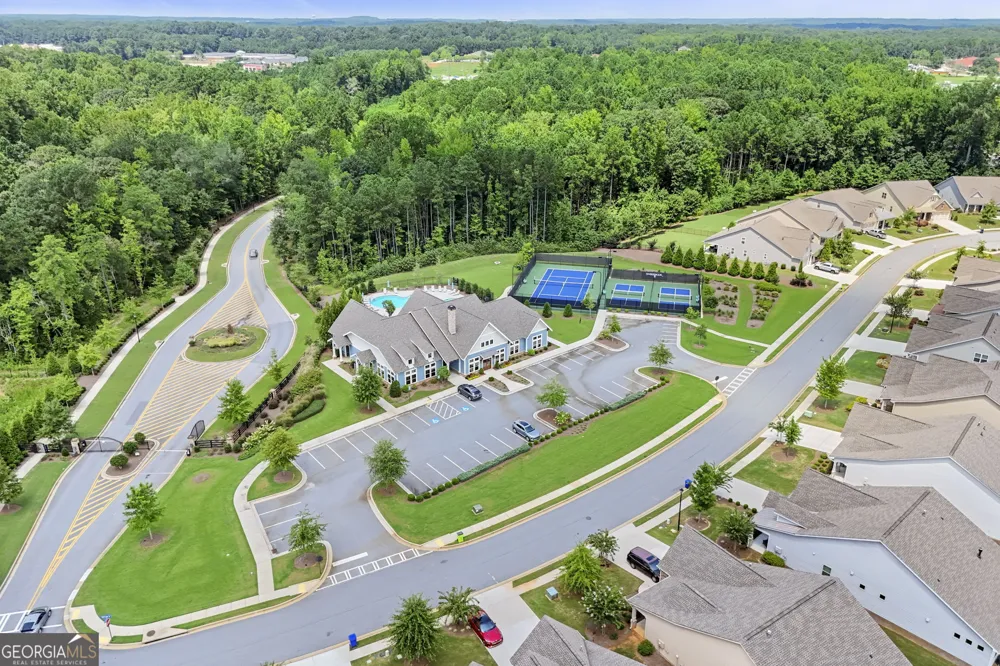 160 Maple Leaf RD Sharpsburg, GA 30277