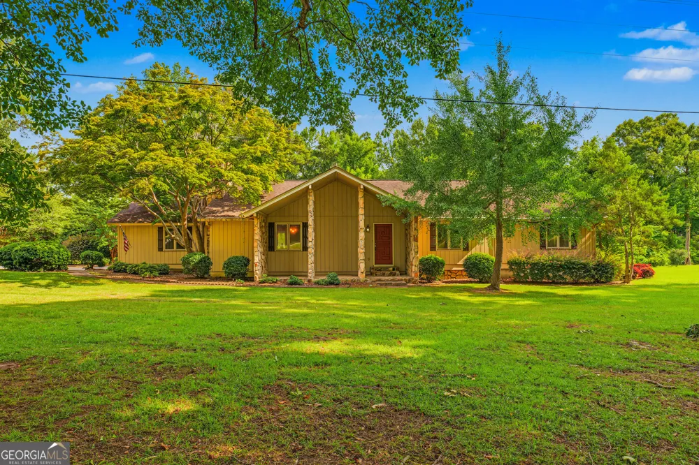 6998 Columbus RD Lizella, GA 31052