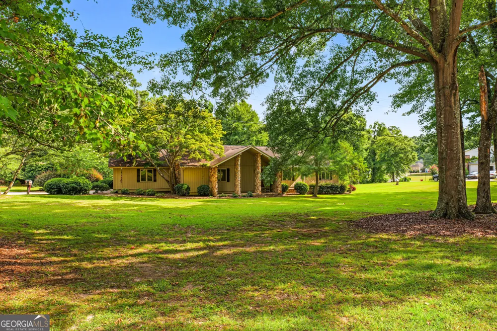 6998 Columbus RD Lizella, GA 31052