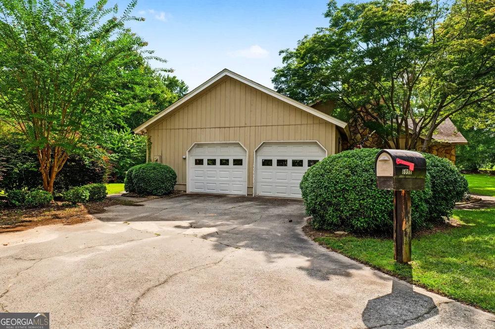 6998 Columbus RD Lizella, GA 31052