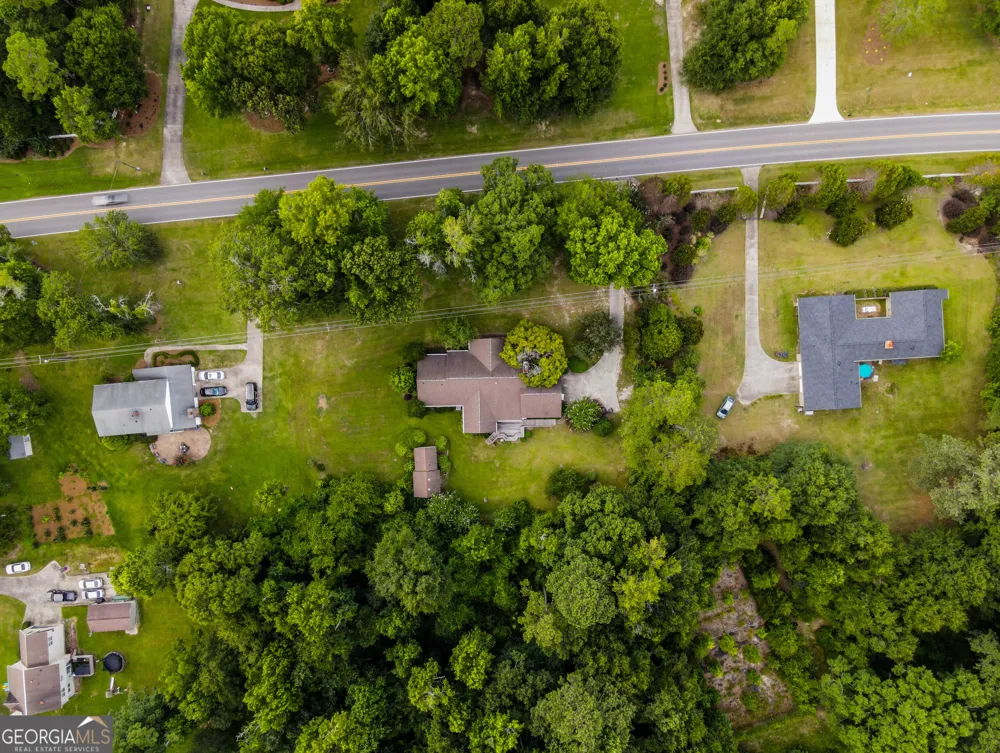 6998 Columbus RD Lizella, GA 31052