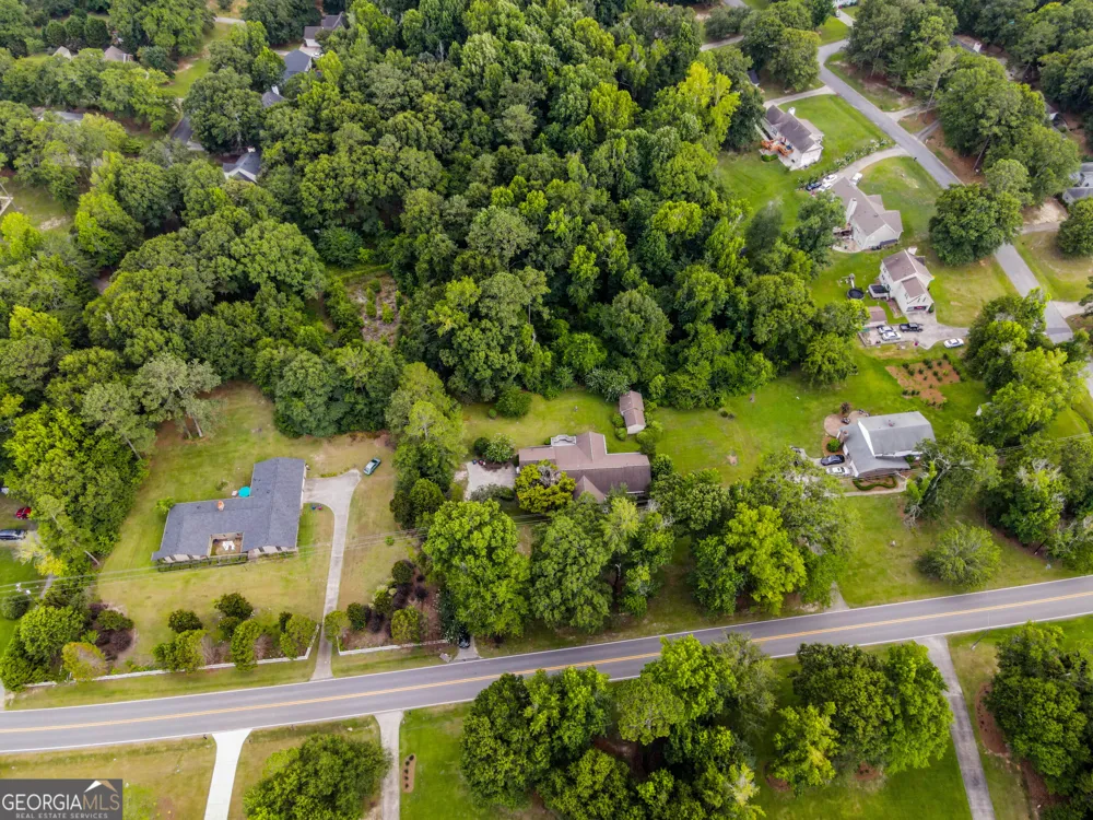 6998 Columbus RD Lizella, GA 31052