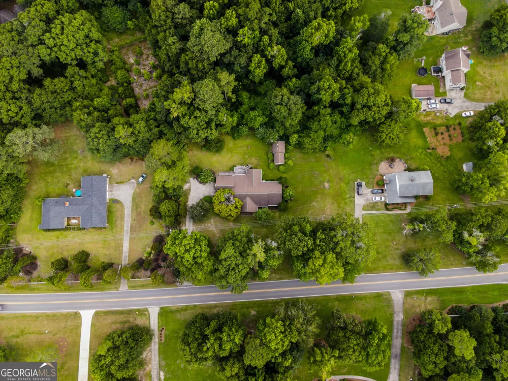 6998 Columbus RD Lizella, GA 31052