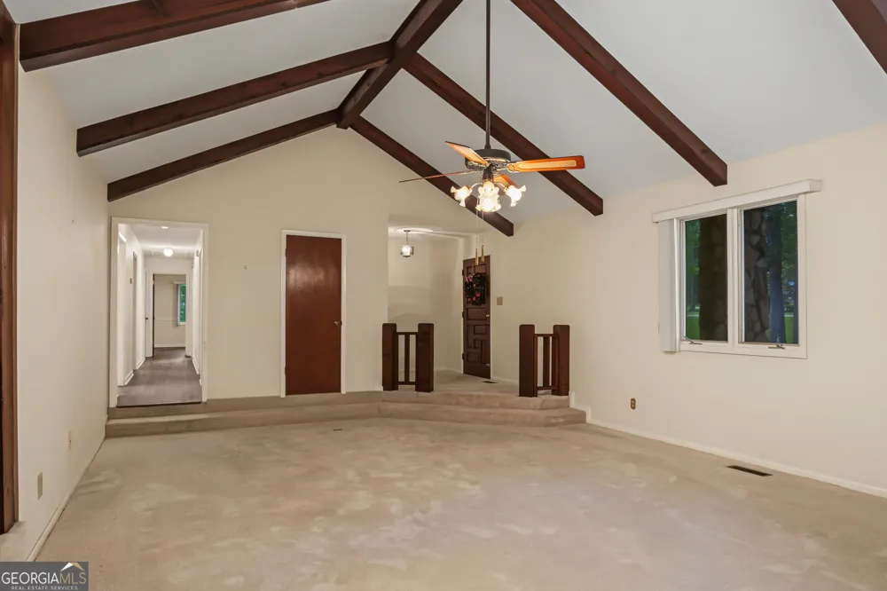 6998 Columbus RD Lizella, GA 31052