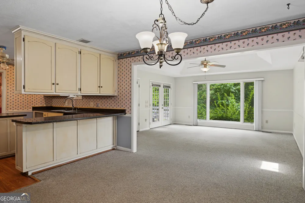 6998 Columbus RD Lizella, GA 31052