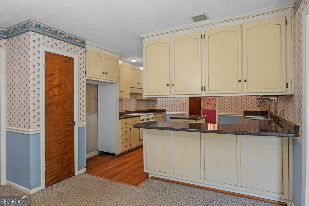 6998 Columbus RD Lizella, GA 31052