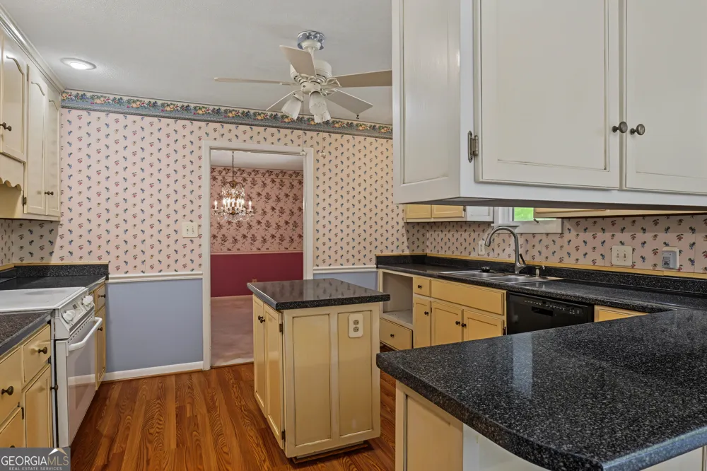 6998 Columbus RD Lizella, GA 31052