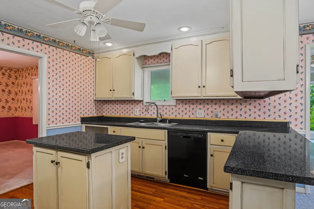 6998 Columbus RD Lizella, GA 31052