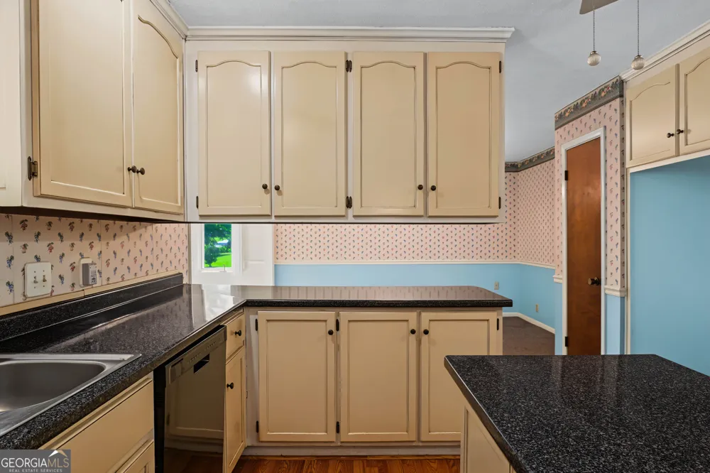 6998 Columbus RD Lizella, GA 31052