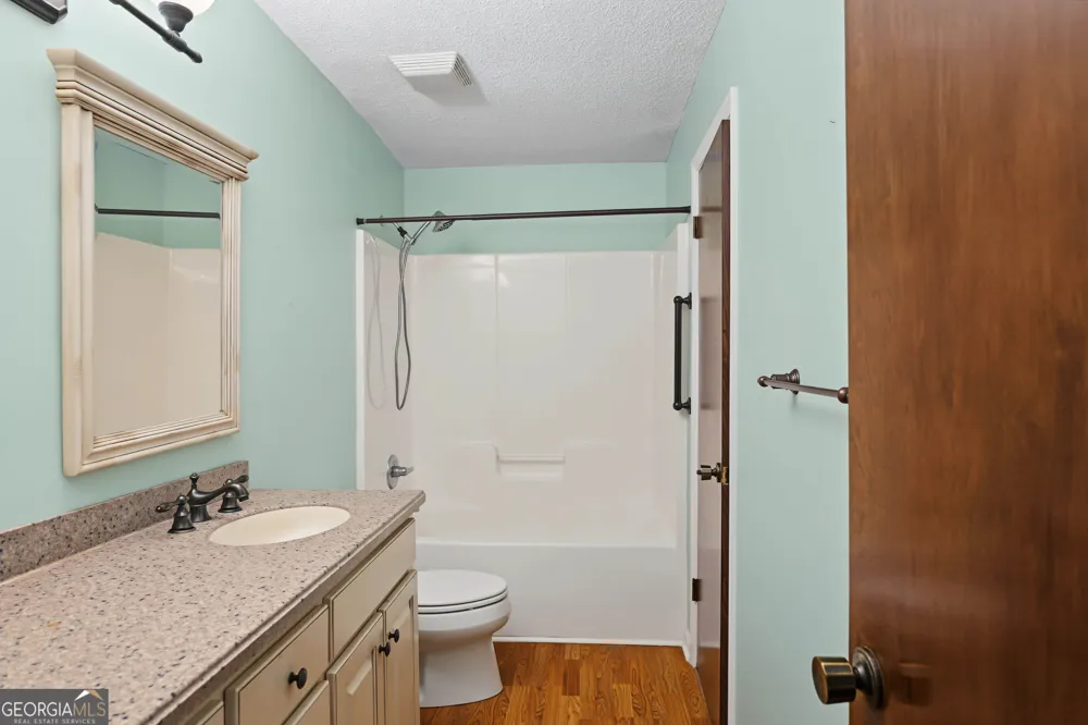 6998 Columbus RD Lizella, GA 31052