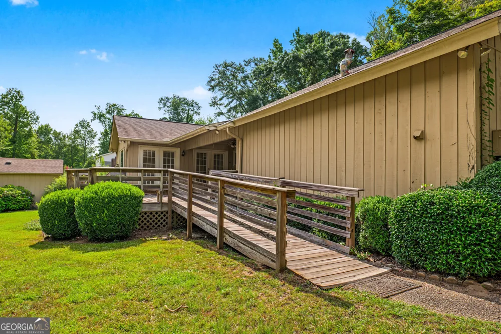 6998 Columbus RD Lizella, GA 31052