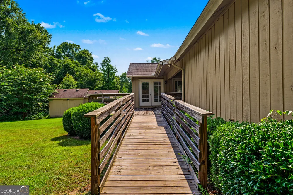 6998 Columbus RD Lizella, GA 31052