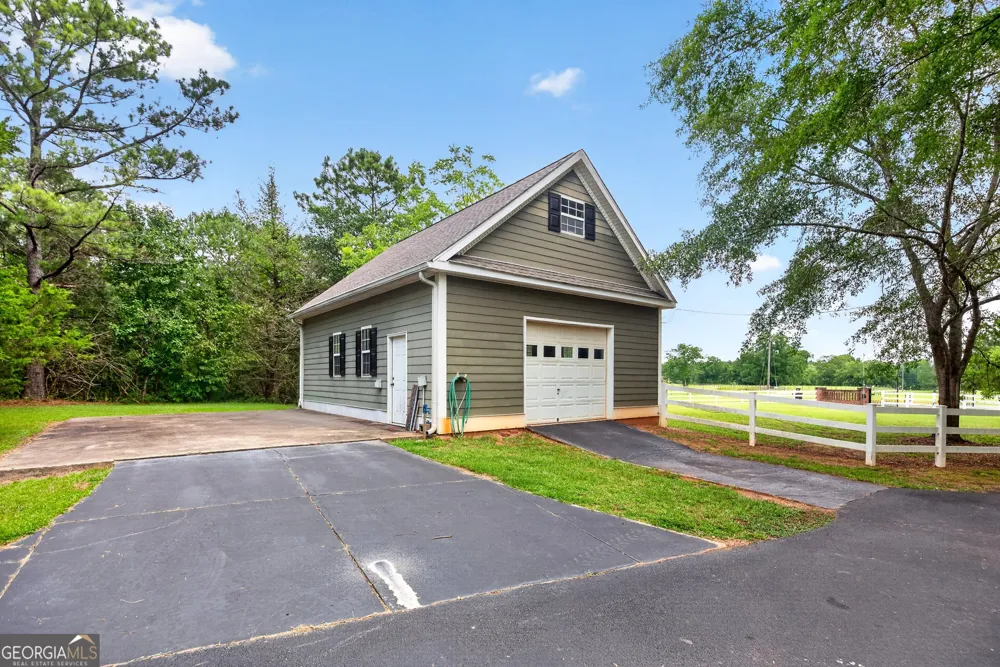 244 Howell RD Zebulon, GA 30295
