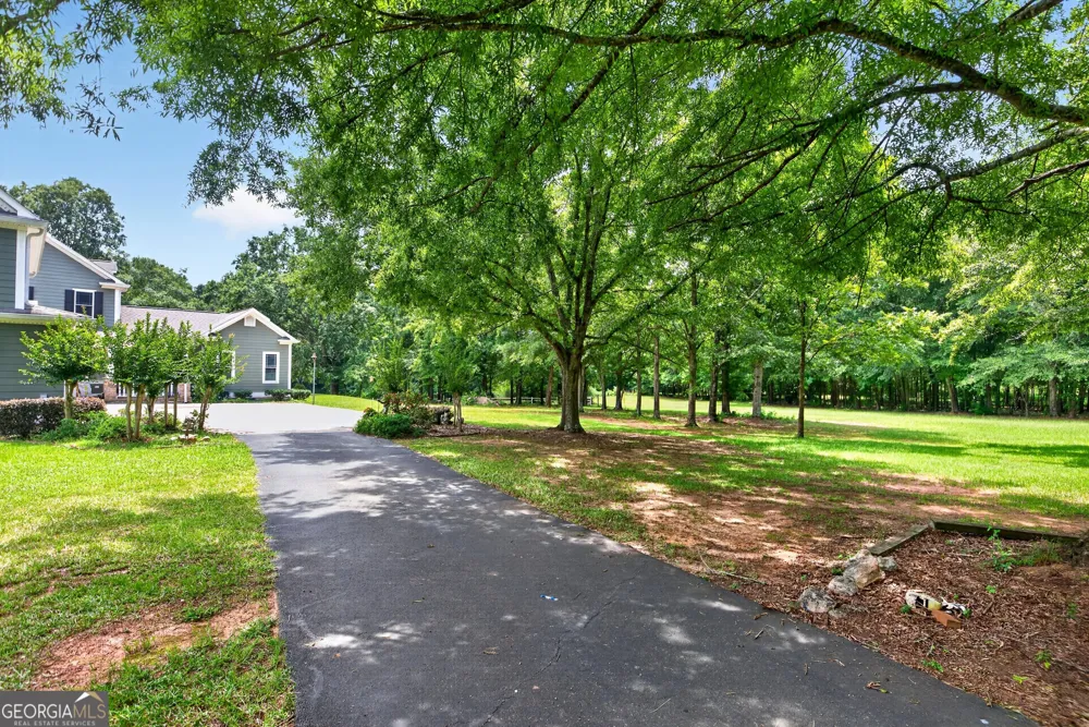 244 Howell RD Zebulon, GA 30295