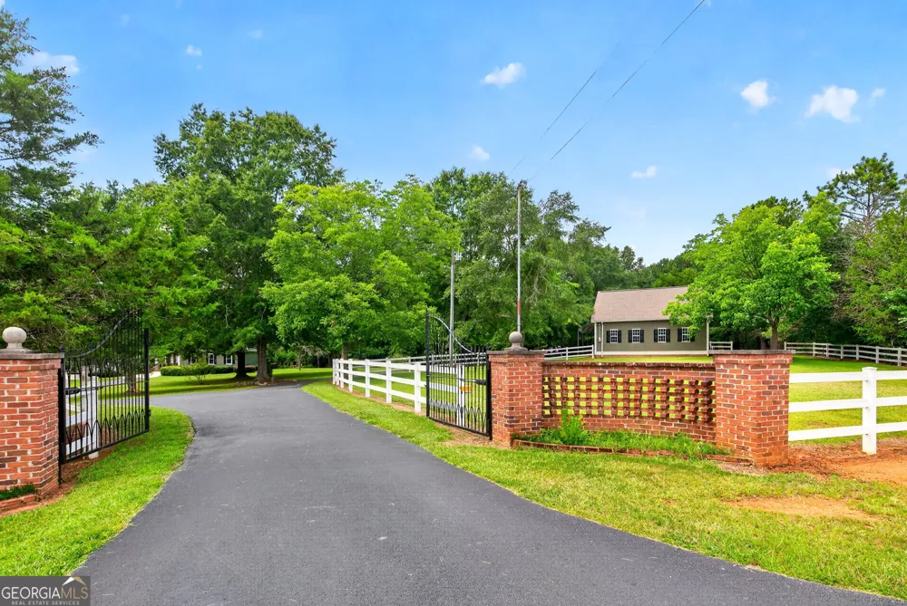 244 Howell RD Zebulon, GA 30295