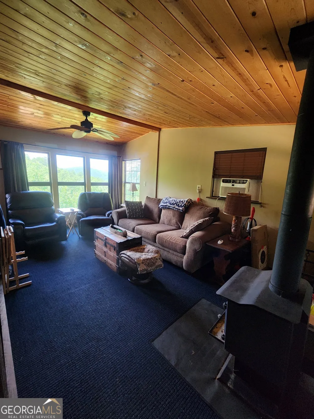 568 Yonah Lake RD Toccoa, GA 30577