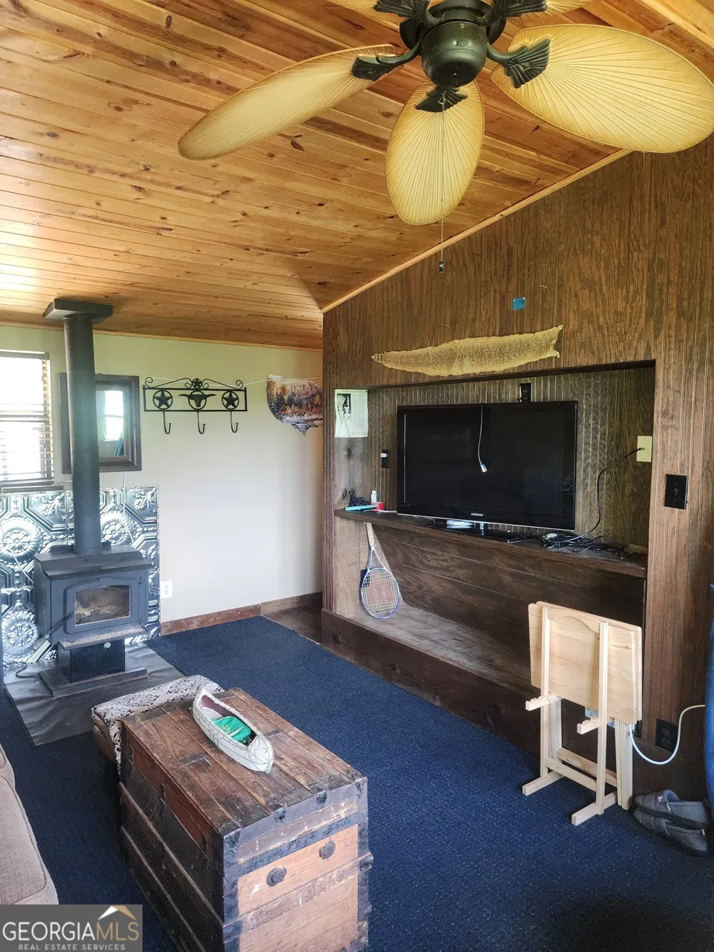 568 Yonah Lake RD Toccoa, GA 30577