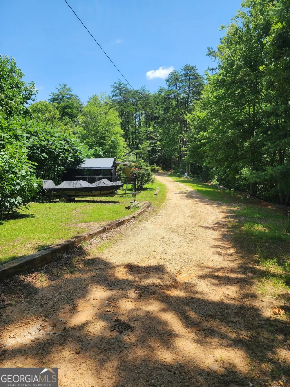 568 Yonah Lake RD Toccoa, GA 30577
