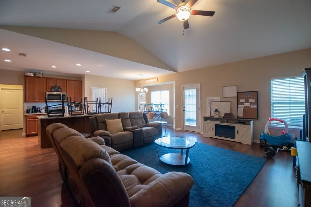 271 Daniel Trent WAY Kingsland, GA 31548