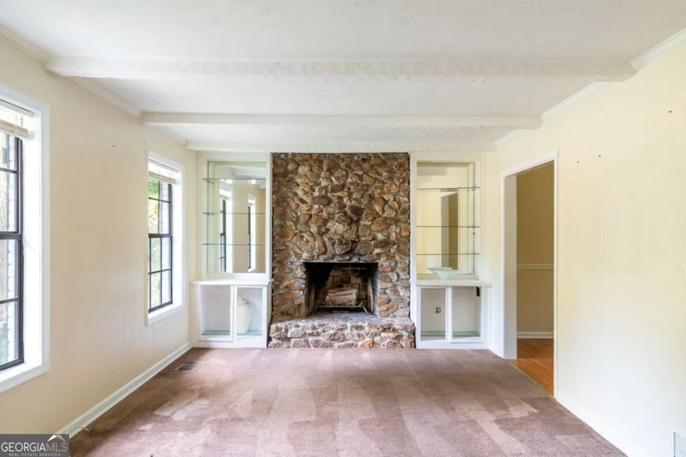 1236 Country Pine DR Ellenwood, GA 30294
