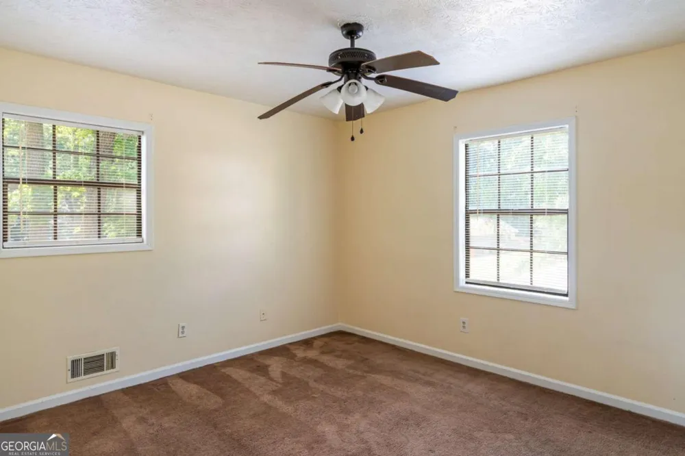 1236 Country Pine DR Ellenwood, GA 30294