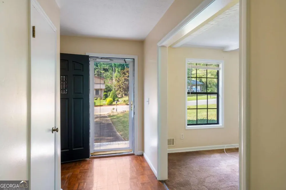 1236 Country Pine DR Ellenwood, GA 30294