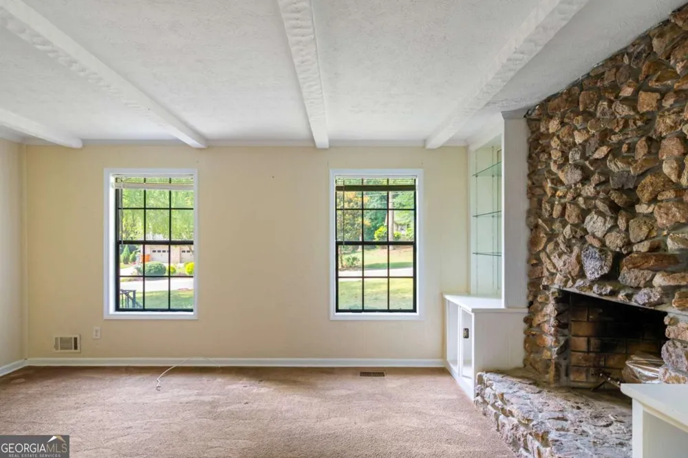 1236 Country Pine DR Ellenwood, GA 30294