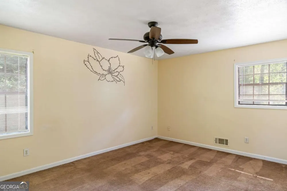 1236 Country Pine DR Ellenwood, GA 30294
