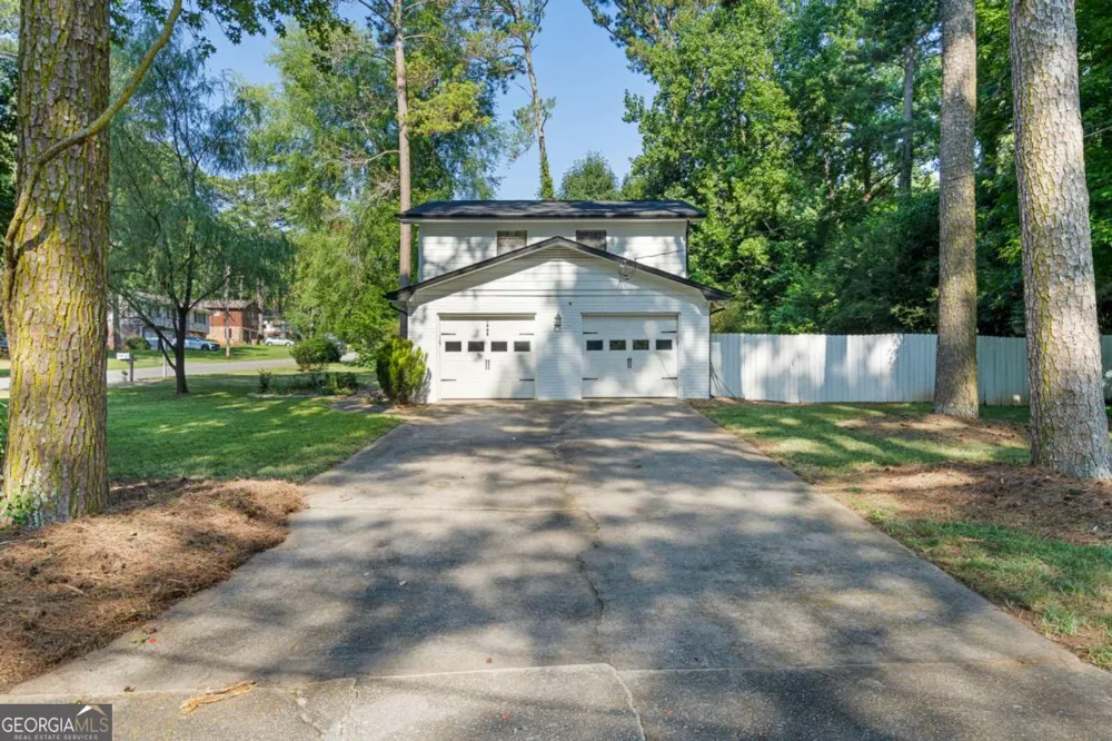 1236 Country Pine DR Ellenwood, GA 30294