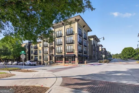 5300 Peachtree RD