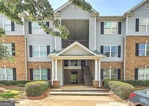 1303 Fairington Club DR