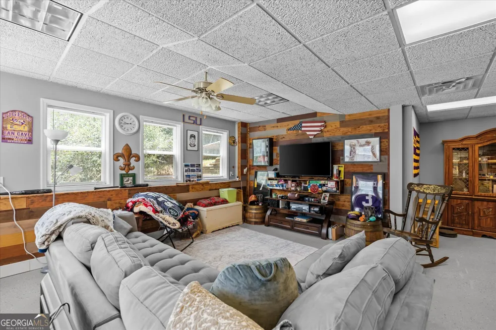 900 Old Four Notch RD Whitesburg, GA 30185