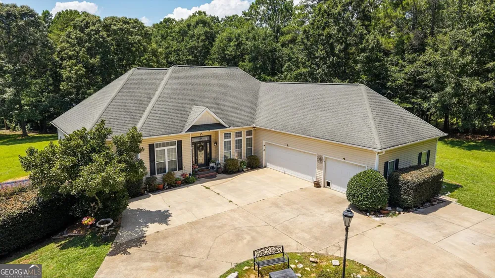 900 Old Four Notch RD Whitesburg, GA 30185