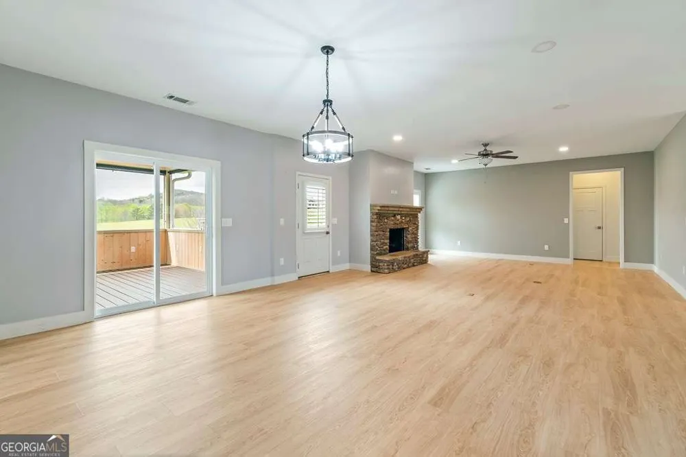 164 Owen Glen DR Blairsville, GA 30512