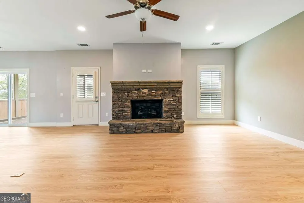 164 Owen Glen DR Blairsville, GA 30512