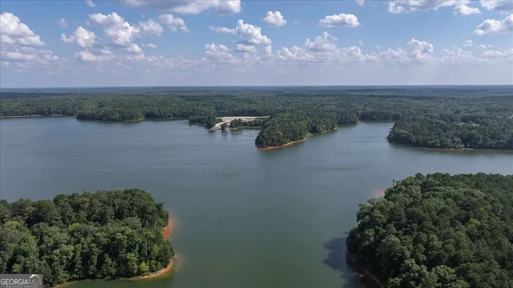 2416 Cleveland DR Elberton, GA 30635