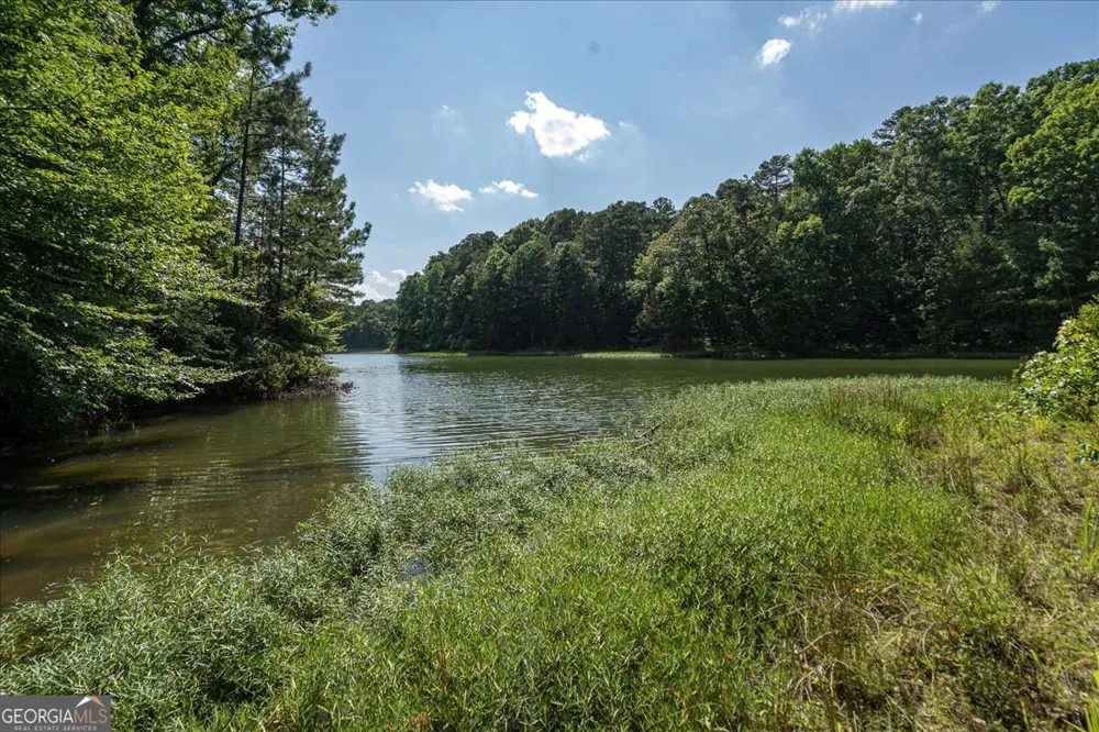 2416 Cleveland DR Elberton, GA 30635
