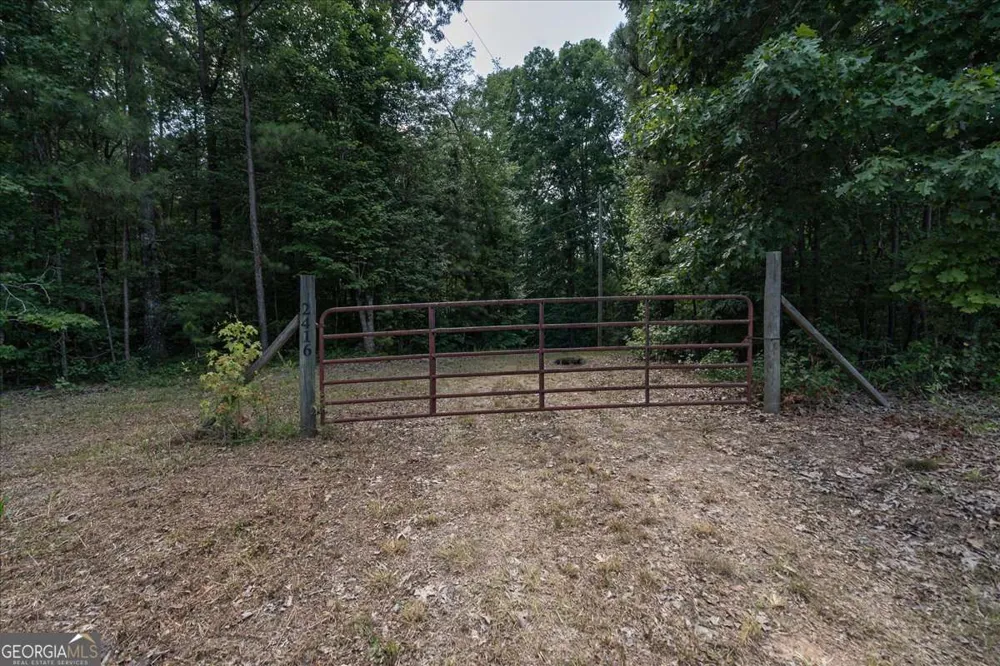 2416 Cleveland DR Elberton, GA 30635
