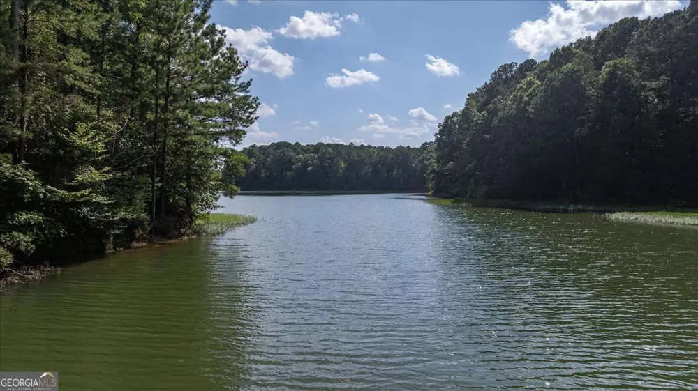 2416 Cleveland DR Elberton, GA 30635