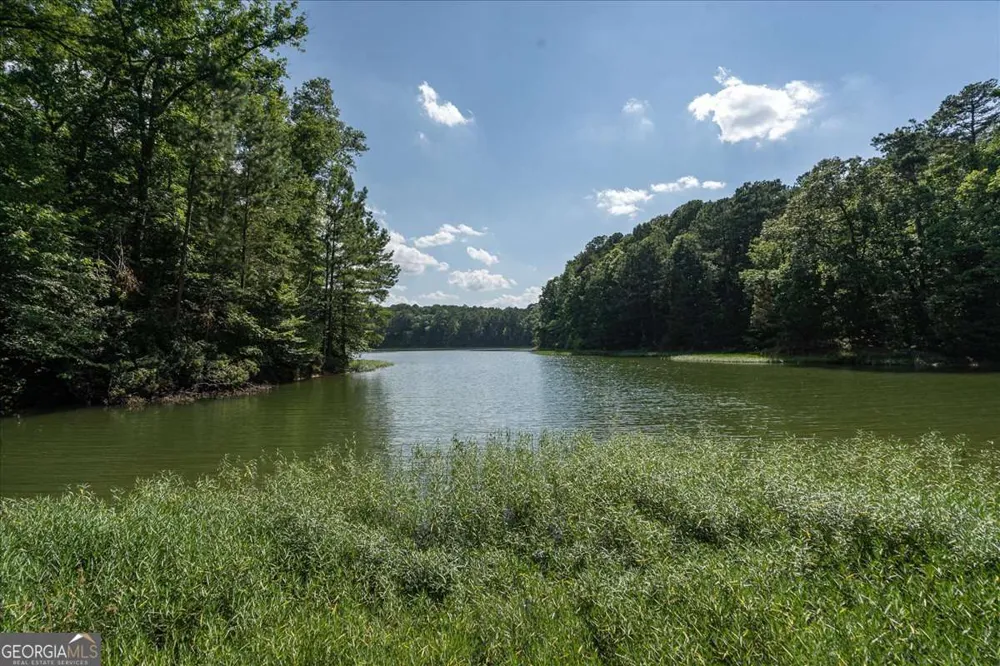 2416 Cleveland DR Elberton, GA 30635