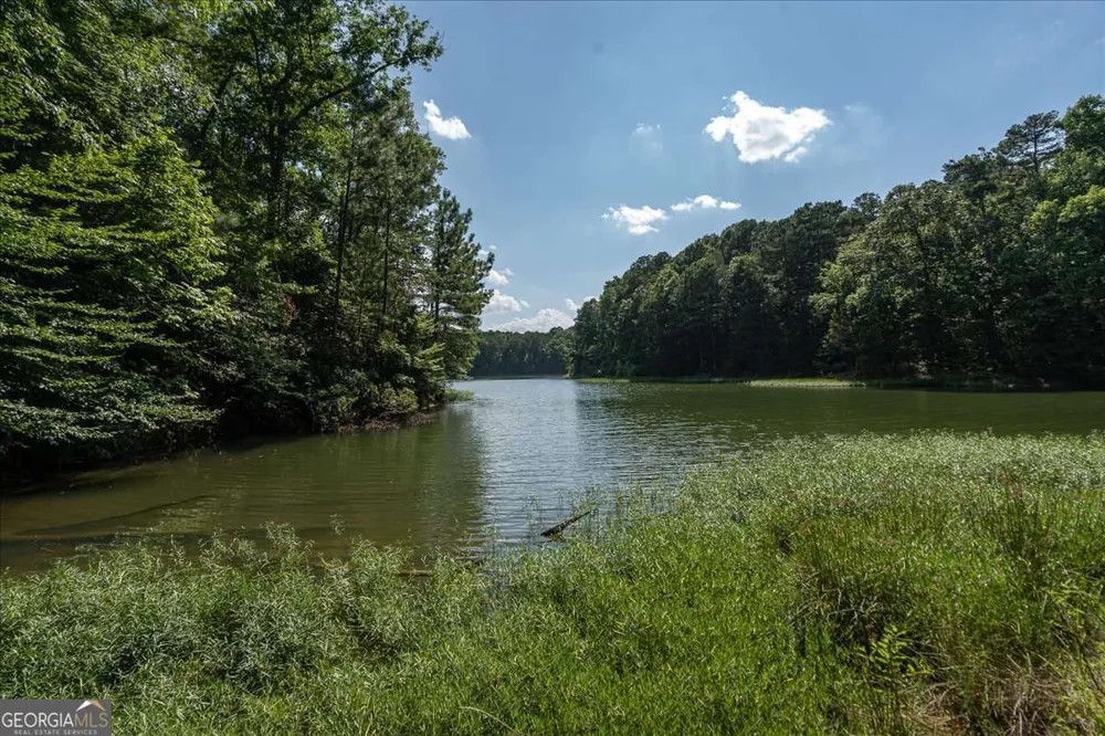 2416 Cleveland DR Elberton, GA 30635
