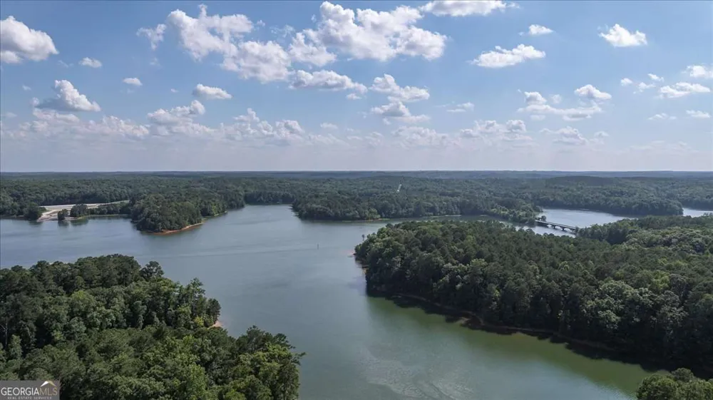 2416 Cleveland DR Elberton, GA 30635