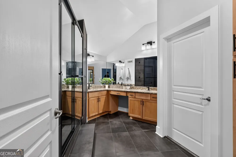 799 Hammond DR NE Sandy Springs, GA 30328