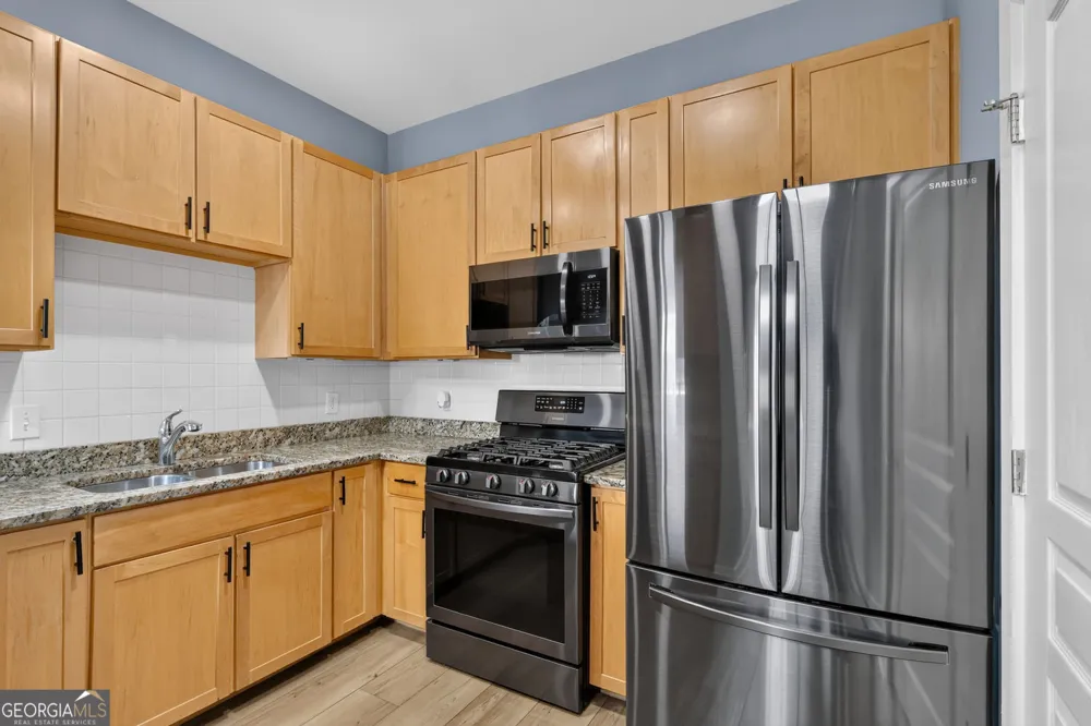 799 Hammond DR NE Sandy Springs, GA 30328