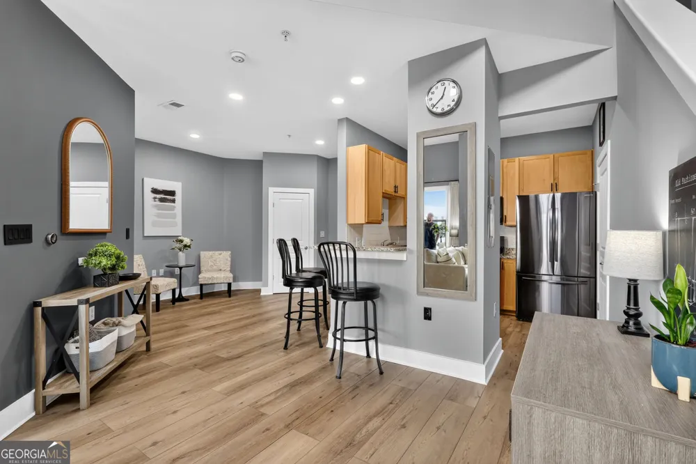 799 Hammond DR NE Sandy Springs, GA 30328